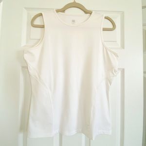 TAIL White Sleeveless Tennis Top Size Large